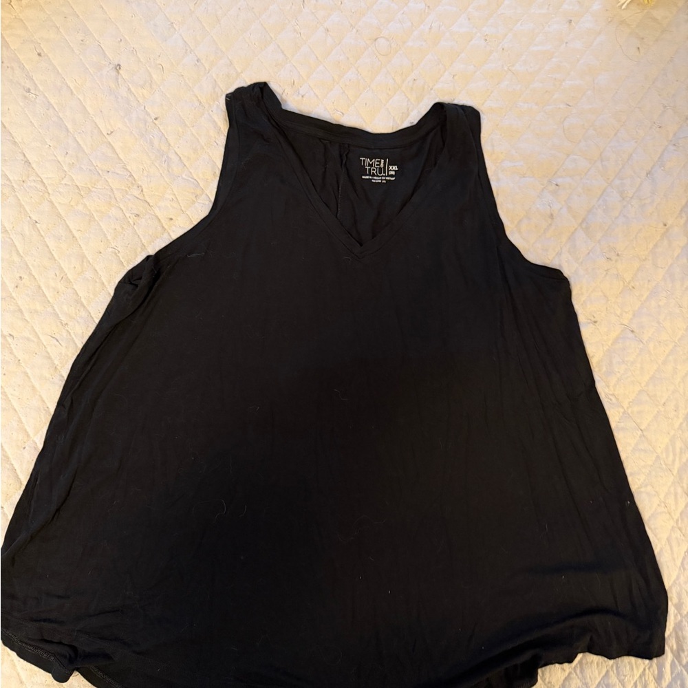 Time and Tru Women's Black V-Neck Tank Top